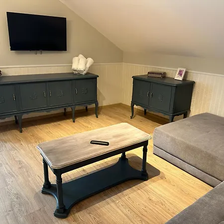 Schei House * בראשוב