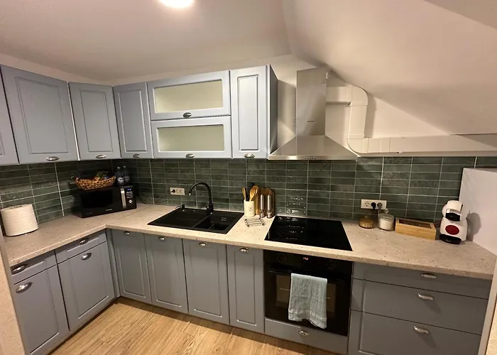 아파트 Schei House